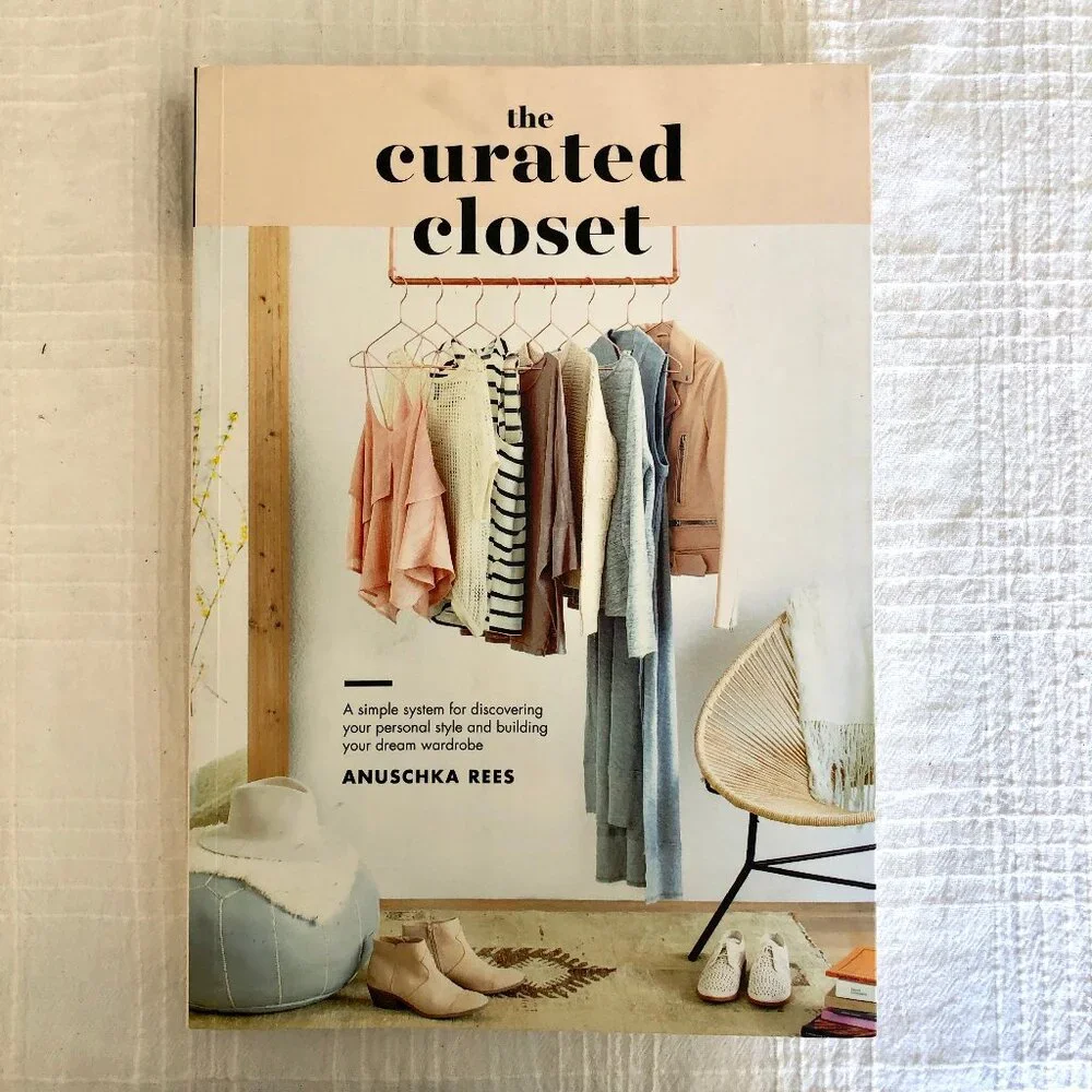 The Curated Closet with companion workbook by Anuschka Rees, paperback